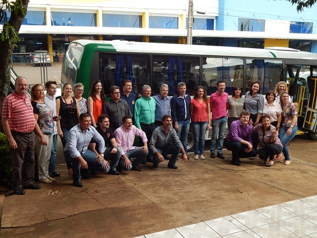 Entrega dos microonibus